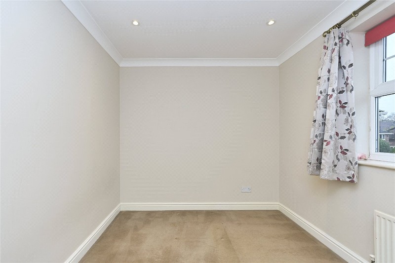 Saint Andrews Gardens, Cobham, Surrey, KT11