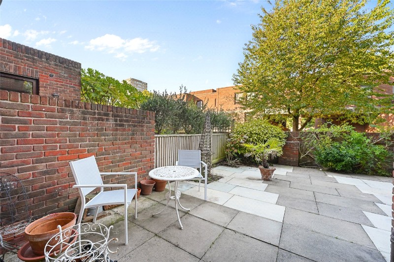 Lily Close, St Paul&#39;s Court, London, W14