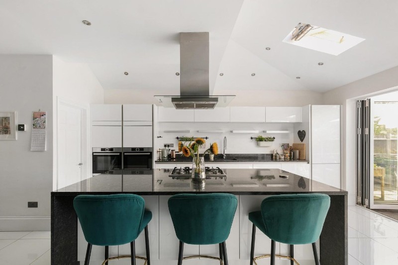 Whitworth Road, London, SE25