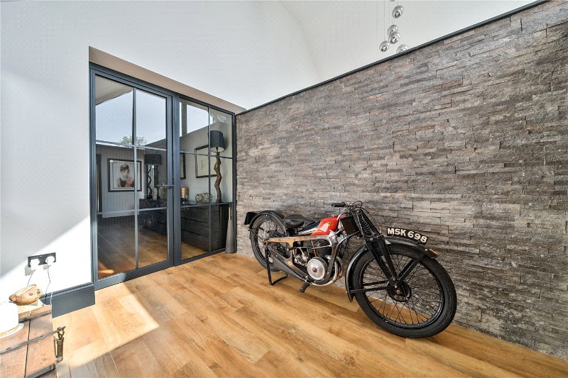 Echo Barn Lane, Wrecclesham, Farnham, Surrey, GU10