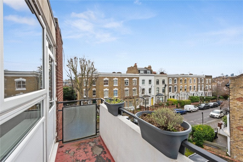 Clissold Crescent, London, N16