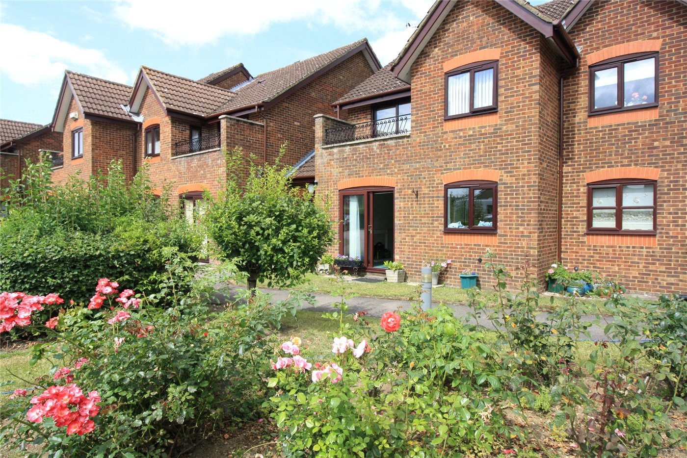 2 bedroom property for sale in Old School Close, Stokenchurch, High