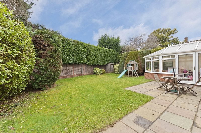 Woodland Grove, Weybridge, KT13
