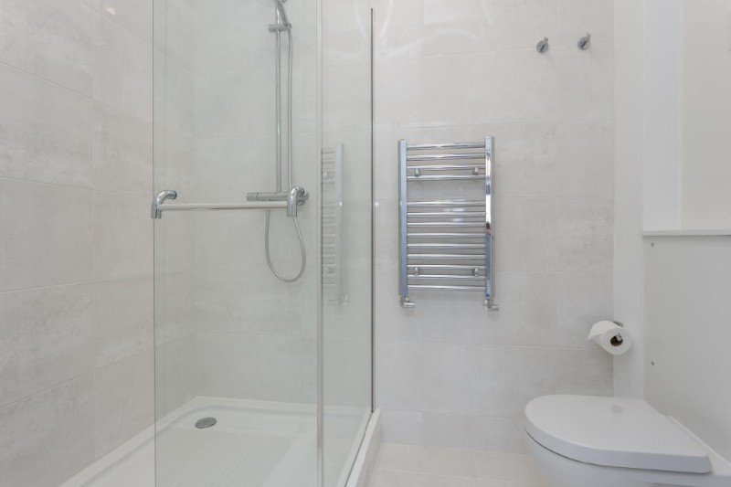 Kemble Hall, Keswick Road, London, SW15