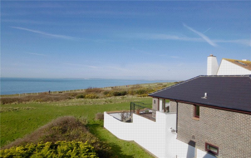 3 bedroom property for sale in Shinglebank Drive, Milford On Sea