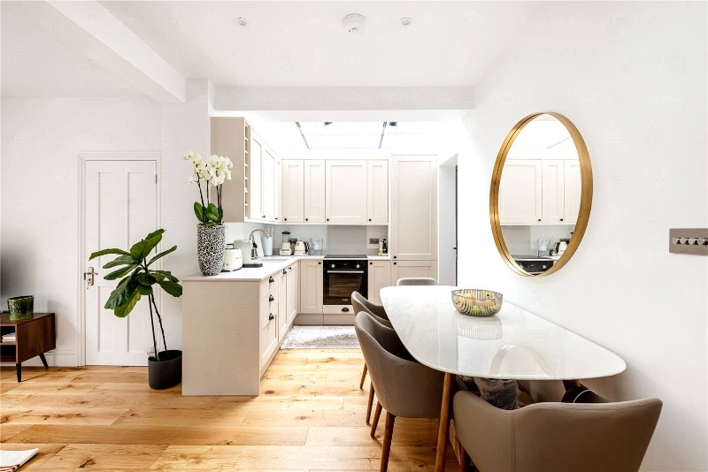 Eynham Road, London, W12