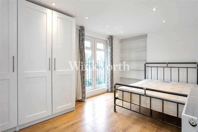 St Albans Crescent, London, N22