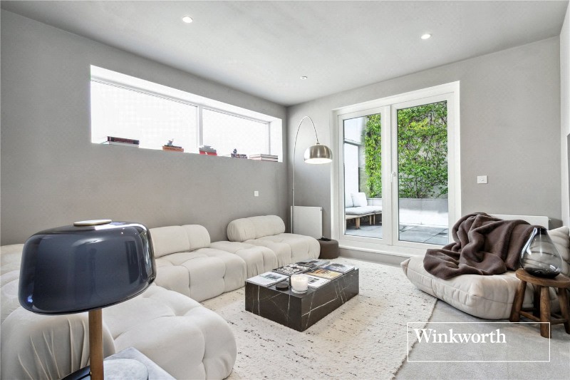 Adams Close, Finchley, London, N3