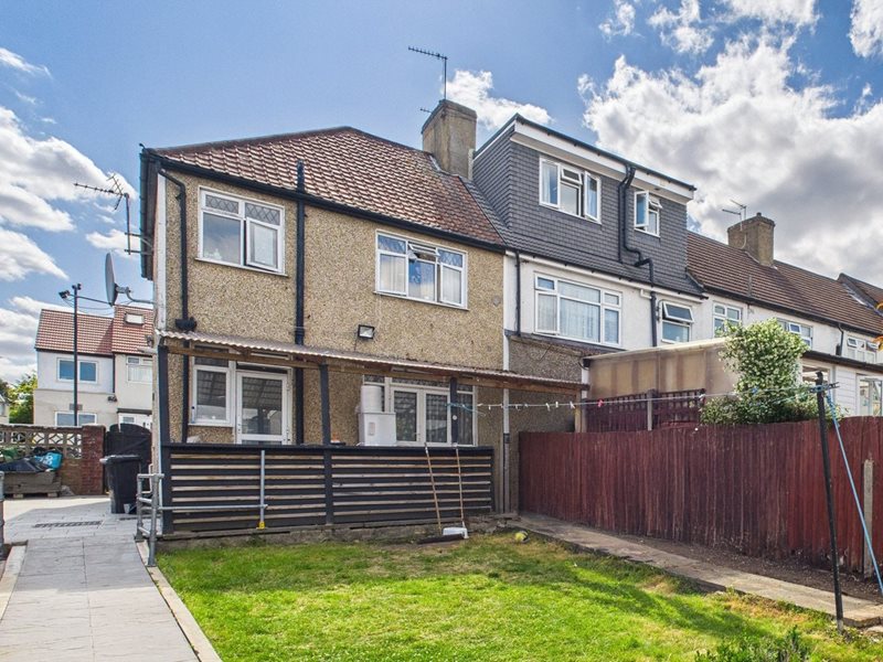 Summit Close, London, NW9