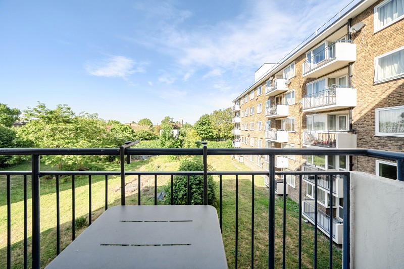 Flat 6, Caversham House, Friary Estate, London, SE15