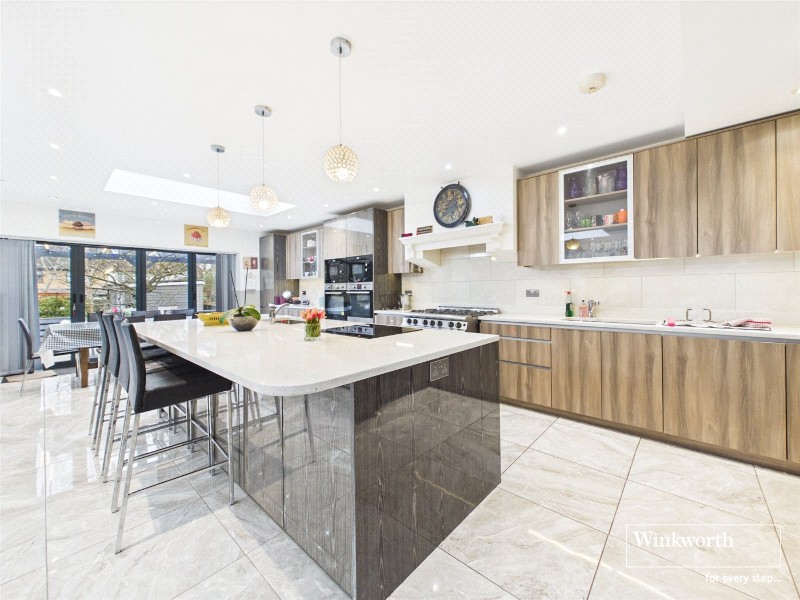 Edgwarebury Lane, Edgware, HA8