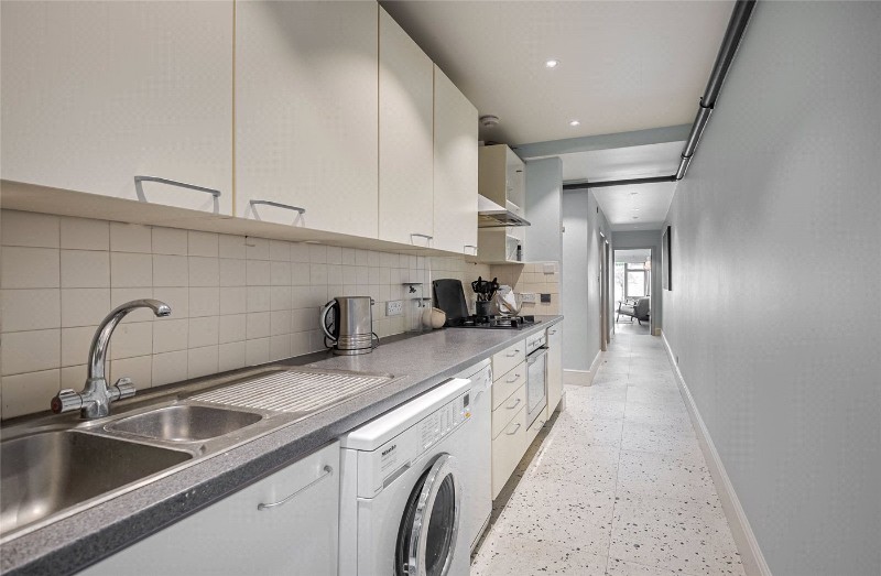 St. Georges Drive, London, SW1V