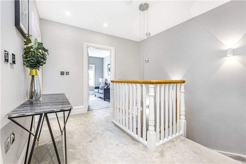 Beverley Road, Barnes, London, SW13