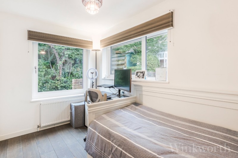 Great Brownings, London, SE21