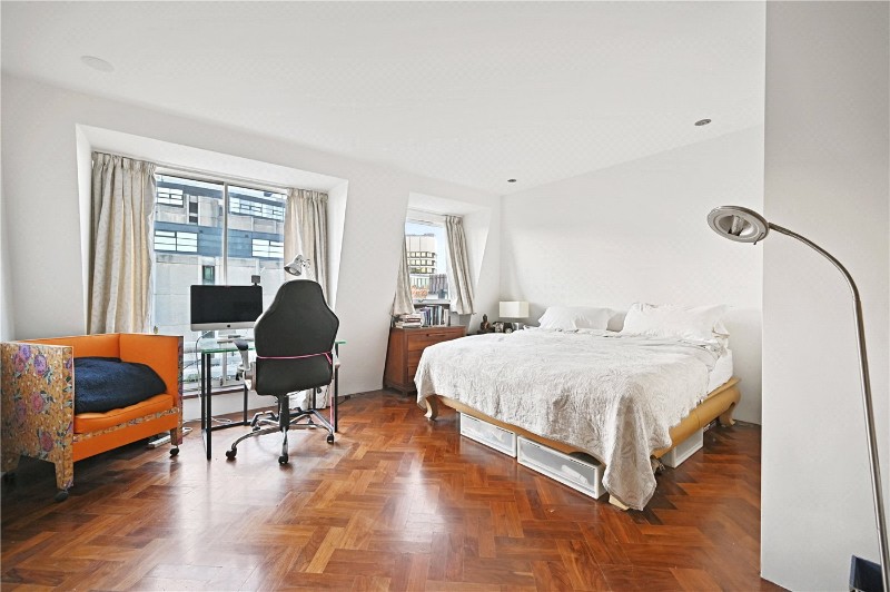 Bedford Avenue, London, WC1B