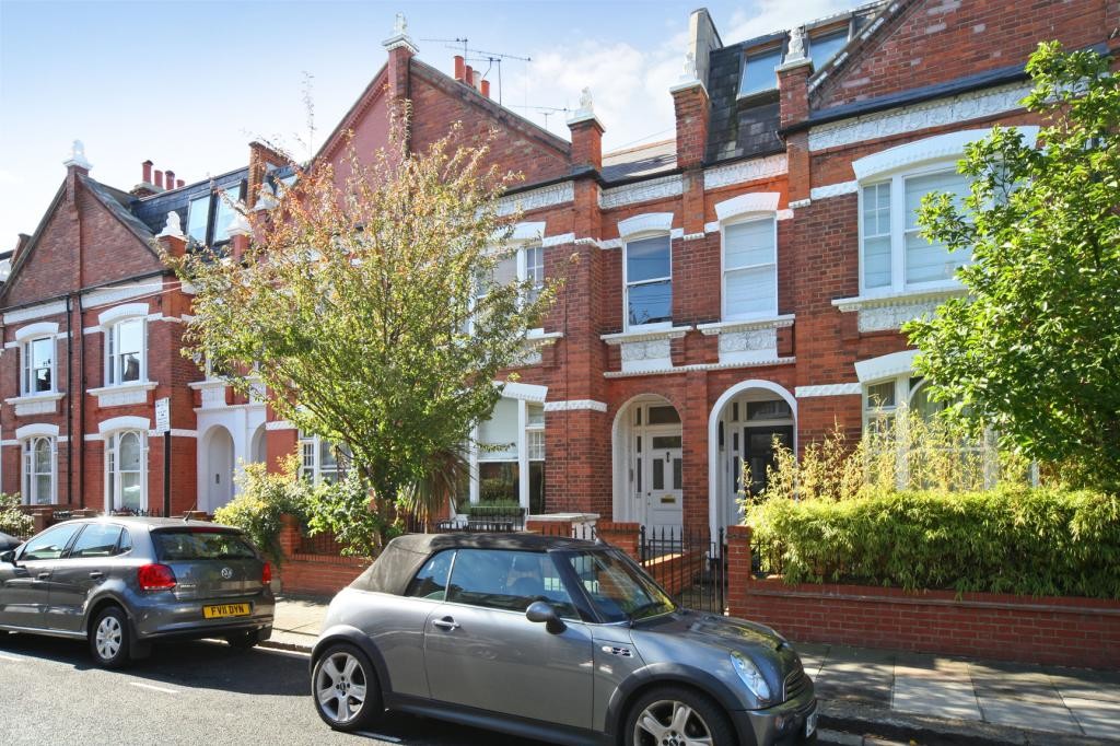 2 bedroom property to rent in Chiddingstone Street, Parsons Green