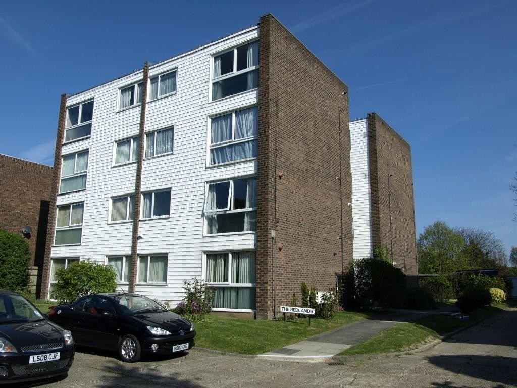 1 bedroom property to rent in The Redlands, 4 Court Downs Road