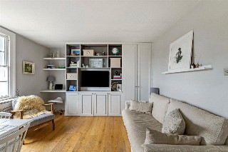 Larkhall Rise, London, SW4