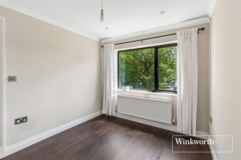 Oakfield Road, Finchley, London, N3