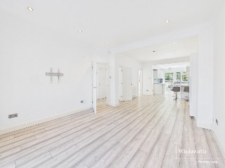Deanscroft Avenue, Kingsbury, London, NW9
