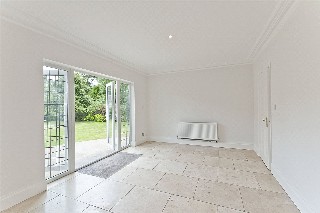 Oatlands Chase, Weybridge, Surrey, KT13