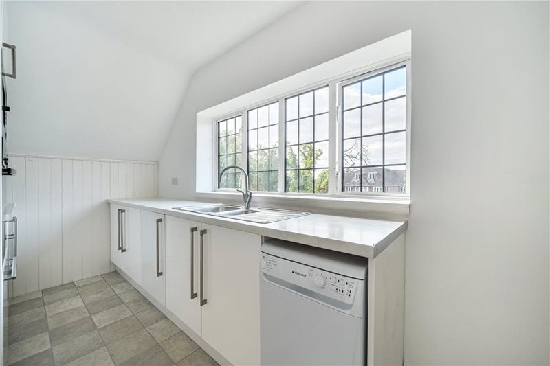 Shortheath Road, Farnham, Surrey, GU9