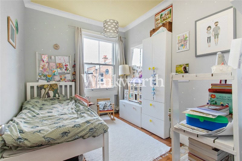 Russell Avenue, London, N22