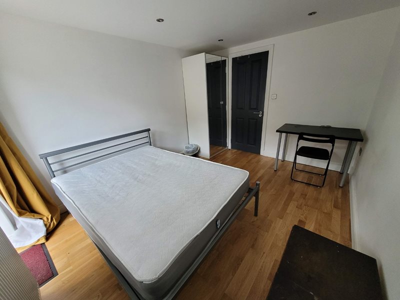 Milton Court Road, London, SE14