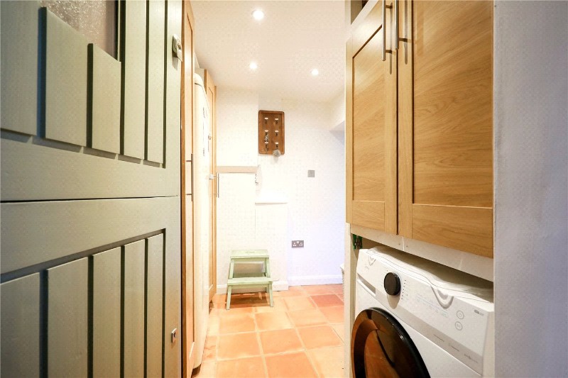 Dallas Road, London, W5