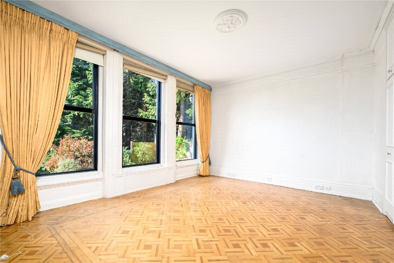 Cobbetts Hill, Weybridge, Surrey, KT13