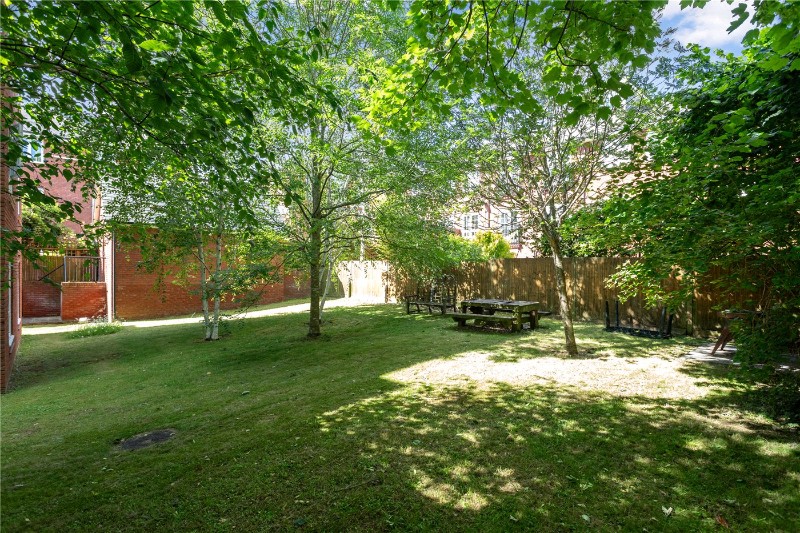 Sutherland Grove, Southfields, SW18