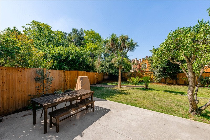 Kings Road, London, NW10