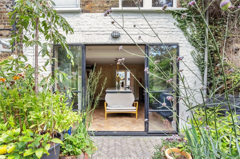 Nevill Road, London, N16
