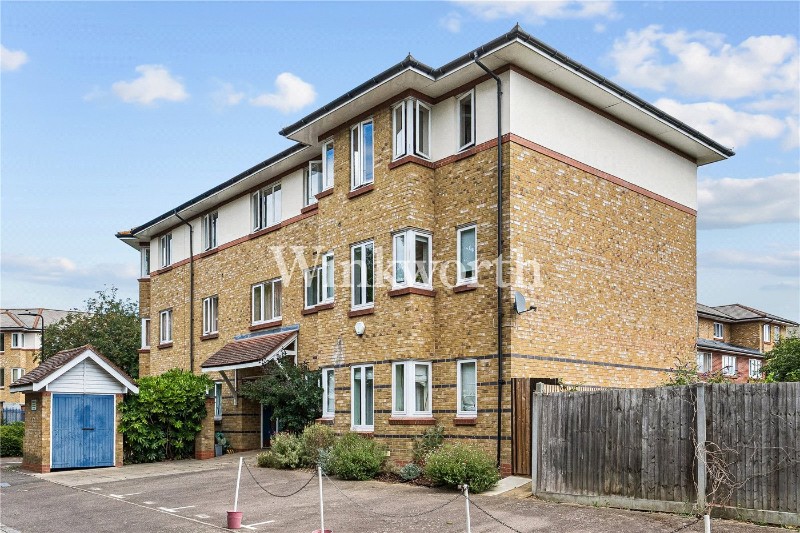 Myddleton Avenue, London, N4