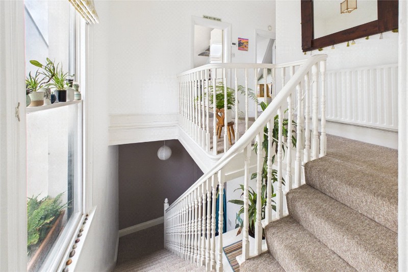 Deronda Road, London, SE24