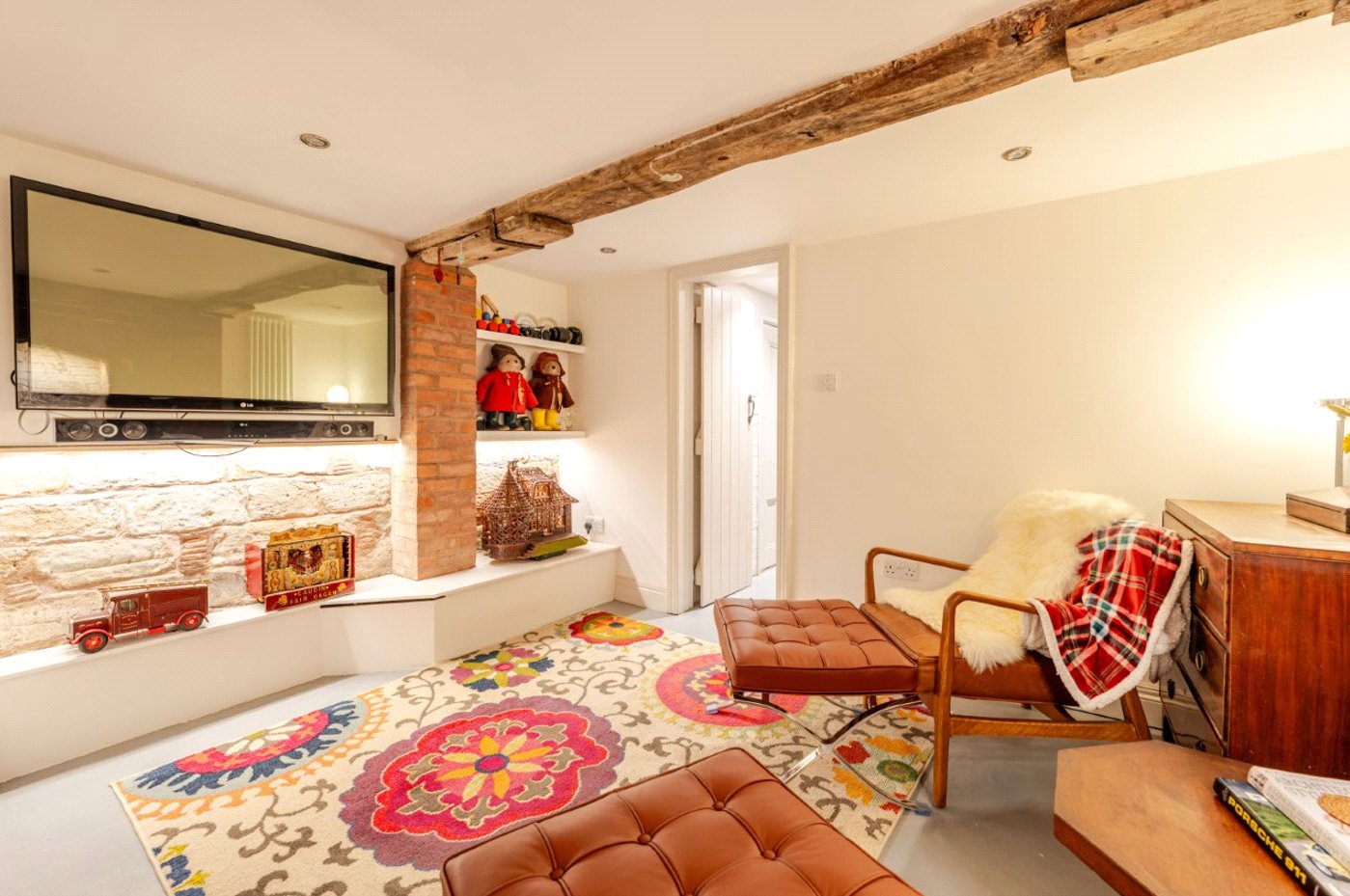 Basement Sitting Roo