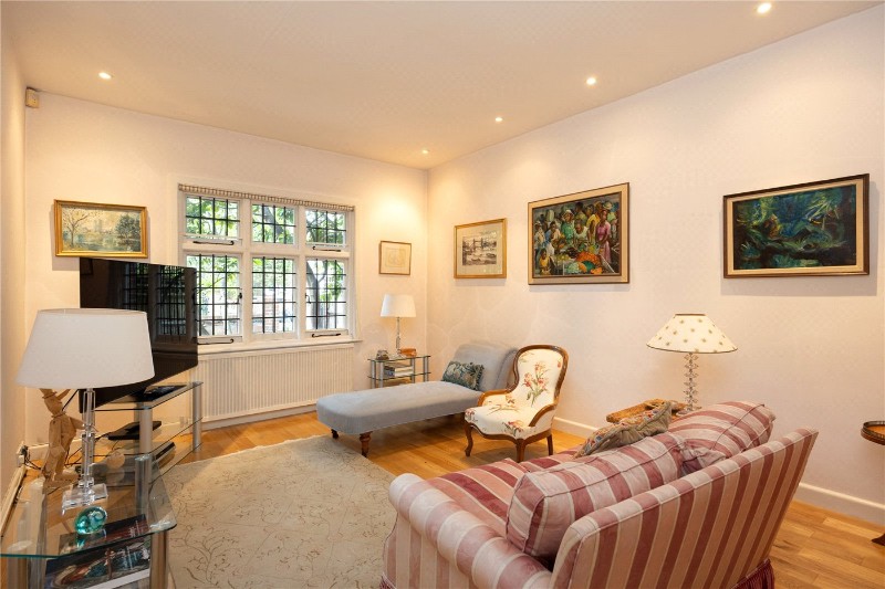 Westmead, London, SW15