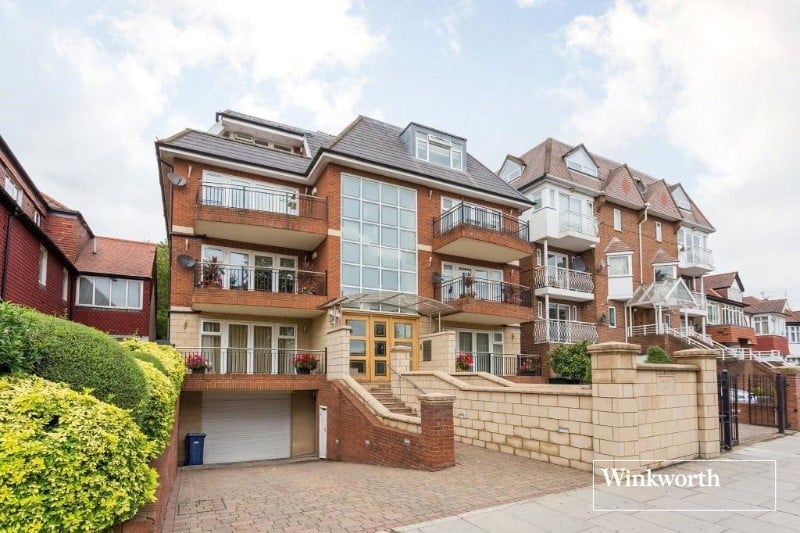 Queens Road, London, NW4