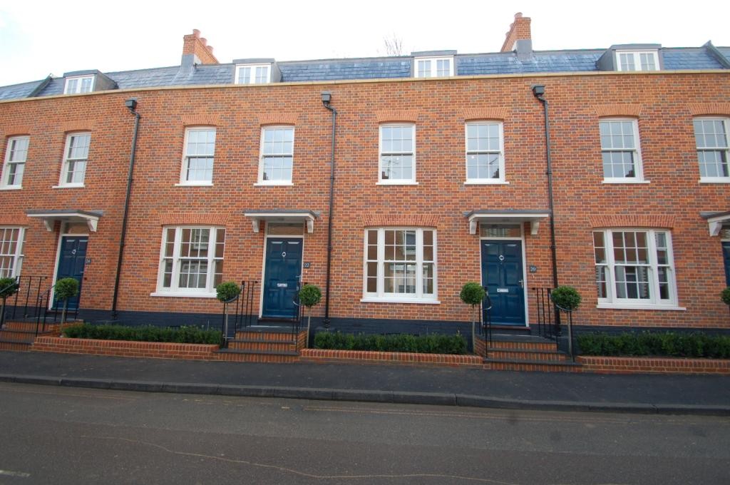4 bedroom property to rent in St Peters Lane, Canterbury, CT1 (Ref CAN150083) £554 pw