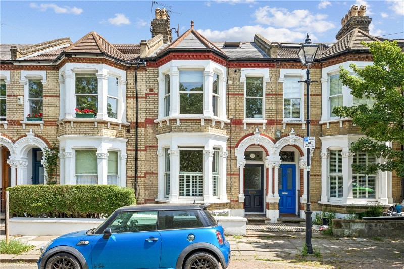 Holmewood Gardens, London, SW2
