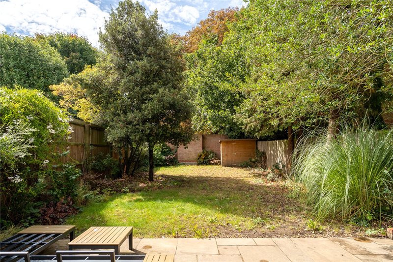 Ewen Crescent, London, SW2