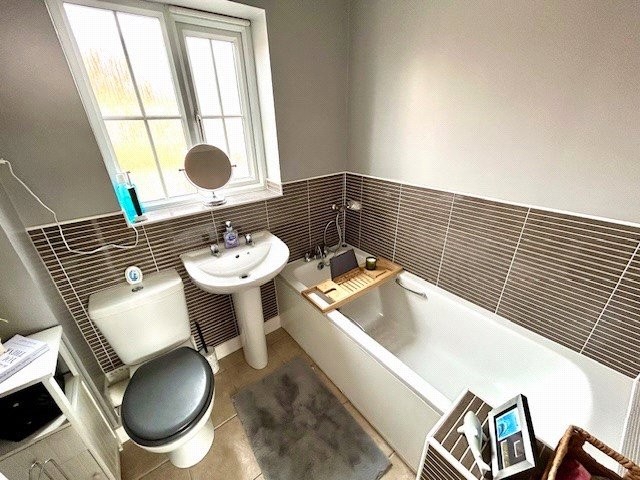Aintree Way, Bourne, Lincolnshire, PE10