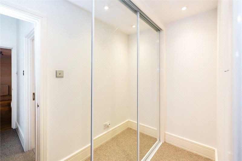 Rosebery Avenue, London, EC1R