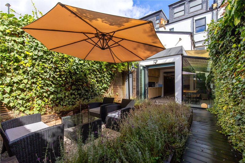 Windmill Road, London, TW8