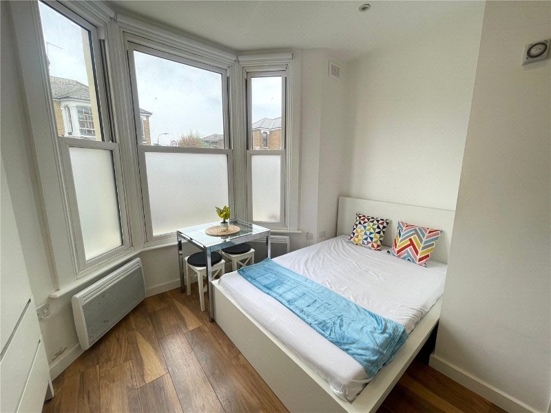 Bloemfontein Road, London, W12