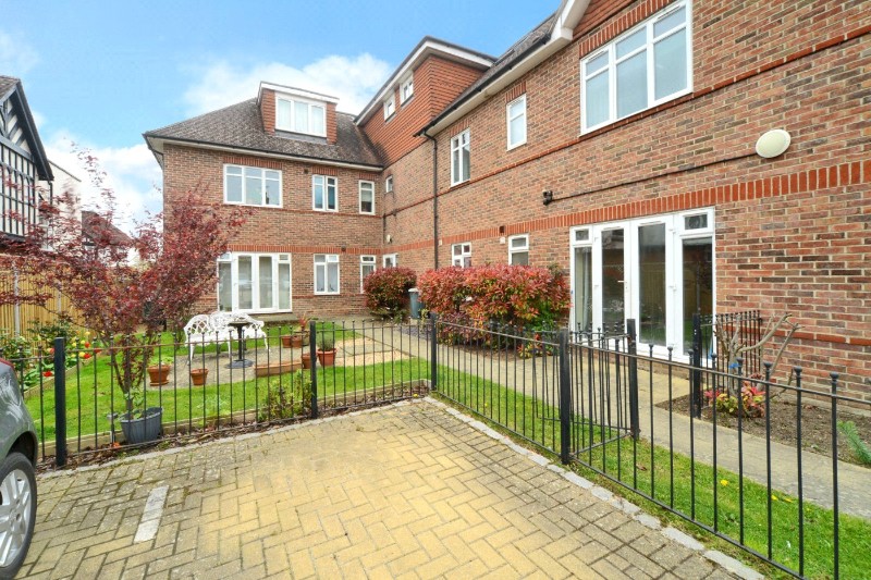 Colborne Way, Worcester Park, KT4