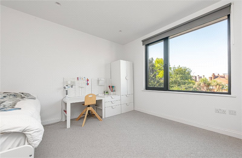 Kings Road, London, NW10