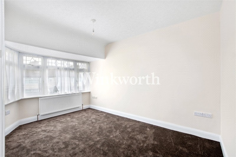 Chatsworth Drive, Enfield, EN1