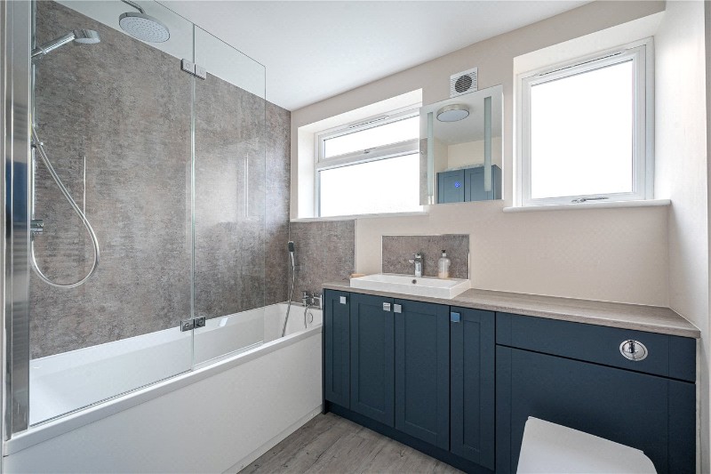 Middlefield, Farnham, Surrey, GU9