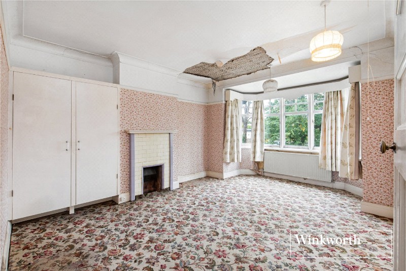 Moss Hall Grove, North Finchley, London, N12